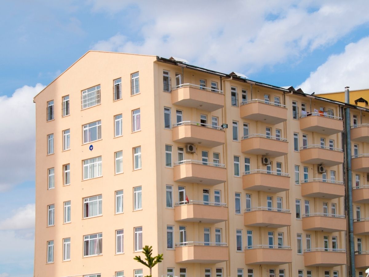 2026 Kapıcı ve Apartman Görevlisi Maaşı: Net, Brüt ve Siteye Gerçek Maliyeti